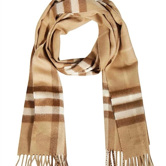 Burberry scarf - Picture 1 of 3